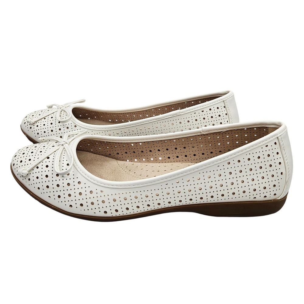 Cliffs by White Mountain Cheryl White Perforated Ballet Flats Bow Accents 9.5M
